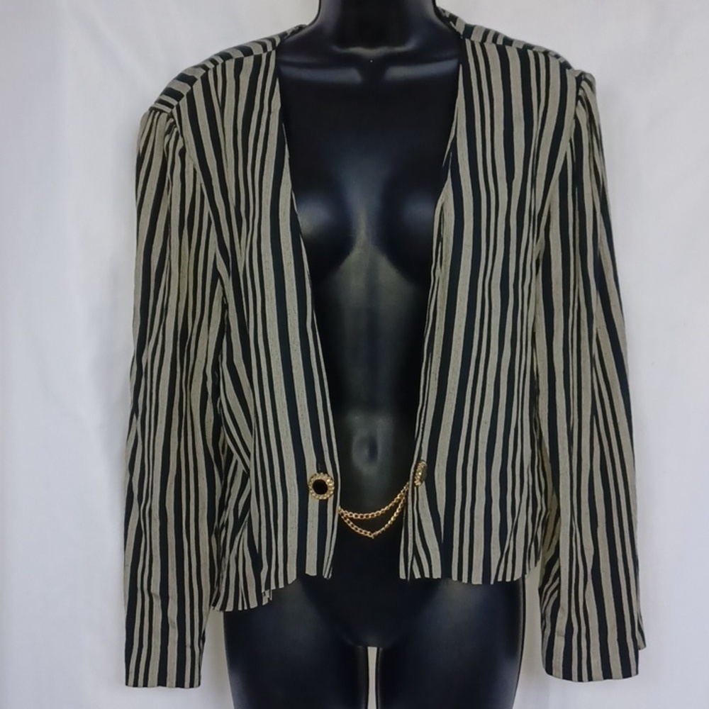 Jaclyn Smith stripped print swing jacket size 10, 21" pit to pit,  21" long